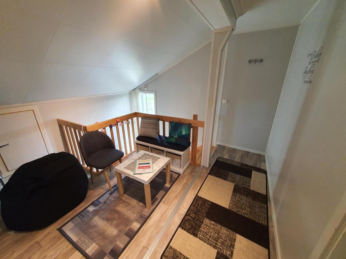 1 Room In The Yellow House, Close To Airport & Lofoten Evenskjer Экстерьер фото